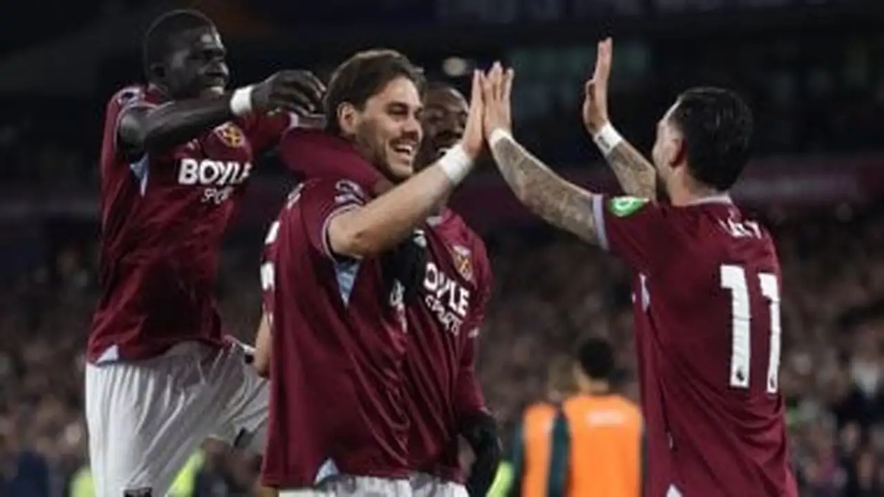 وست هام يُطيح بوولفرهامبتون برباعية في الدوري الإنجليزي